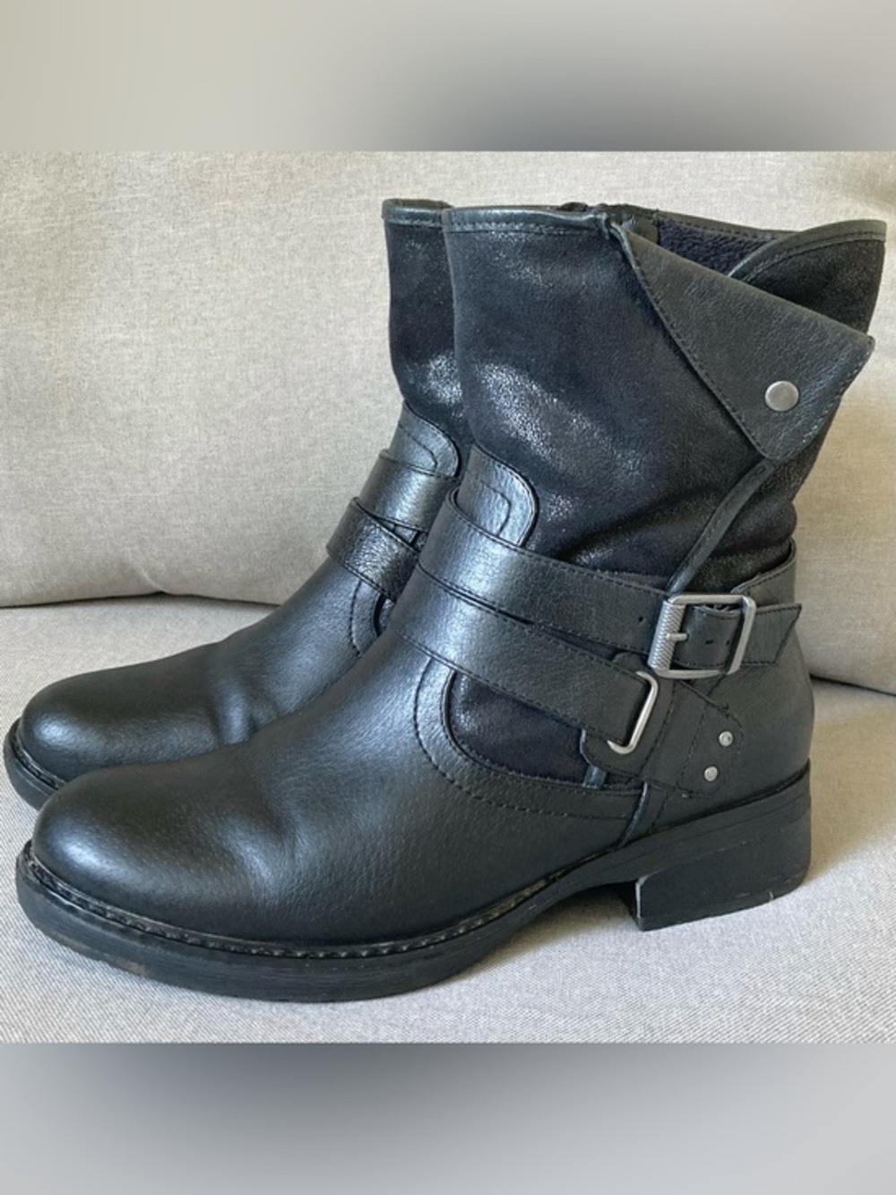 BareTraps Hallie Black Moto Ankle Boots Leather Buckle Zip 9.5M